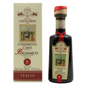 Eine Flasche Aceto Balsamico di Modena I.G.P. "Corte" 5 Jahre gereift der Acetaia Leonardi.