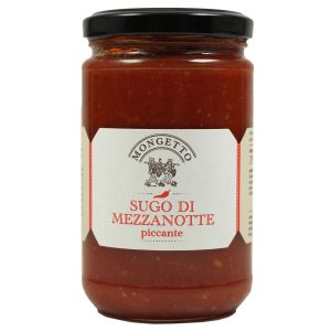 Ein Glas Mongetto Sugo di Mezzanotte, eine Tomatensauce mit Peperoncini.