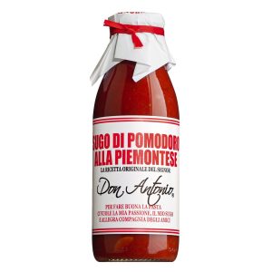 Ein Glas Sugo alla Piemontese von Don Antonio mit Tomaten und Barolo Rotwein.