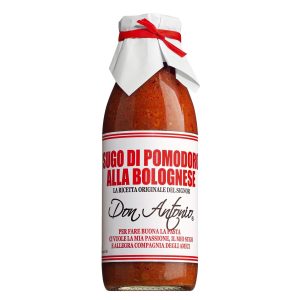 Ein Glas Sugo alla Bolognese von Don Antonio mit Fleischragout, Tomaten und Gemüse.