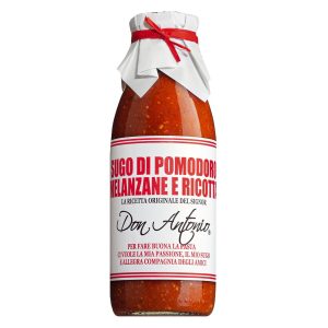 Ein Glas Sugo mit Tomaten, Aubergine und Ricotta von Don Antonio.