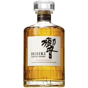 Eine Flasche Hibiki Japanese Harmony mit der charakteristischen Flasche, die 24 Facetten aufweist und die 24 japanischen Jahreszeiten symbolisiert.