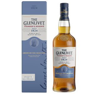 Eine Flasche The Glenlivet Founder's Reserve, 0,7 l, mit einem weißem Etikett und dem Glenlivet-Logo.