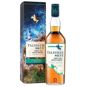 Eine Flasche Talisker Skye, 0,7 l, mit einem hellen, goldenen Etikett
