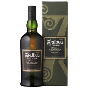 Eine Flasche Ardbeg Uigeadail, 0,7 l, mit einem schwarzen Etikett