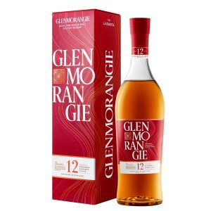 Eine Flasche Glenmorangie Lasanta 12 Jahre, 0,7 l, in einer roten, eleganten Geschenkverpackung.