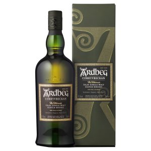 Eine Flasche Ardbeg Corryvreckan, 0,7 l – ikonische, grüne Flasche mit einem langen Hals und einem schwarzen Etikett.