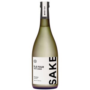 Flasche Junmai Sake, 0,72 l – klare Flüssigkeit