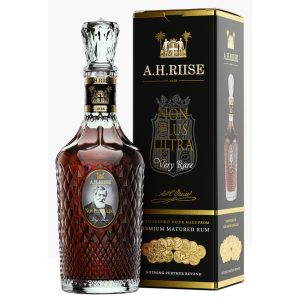 Flasche A.H. Riise Non Plus Ultra, 0,7 l – dunkler Rum in einem eleganten Dekanter