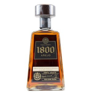 Flasche Tequila Reserva 1800 Añejo, 0,7 l – goldbrauner Tequila in einer eleganten, pyramidenförmigen Flasche