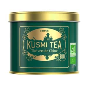 Metalldose mit losem, reinem Bio Grüner Tee „The Vert de Chine“ von Kusmi Tea – klassischer chinesischer Tee.