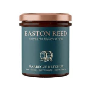 Glas „Barbecue Ketchup“ von Easton Reed – rauchiger Tomatenketchup mit Mango, Bourbon Whiskey und Gewürzen im 280-ml-Glas.