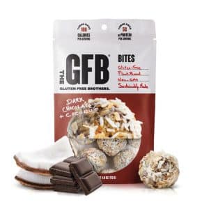 Beutel „Dark Chocolate Coconut Bites“ von The Gluten Free Brothers – glutenfreie Protein-Snacks mit dunkler Schokolade und Kokosnuss.