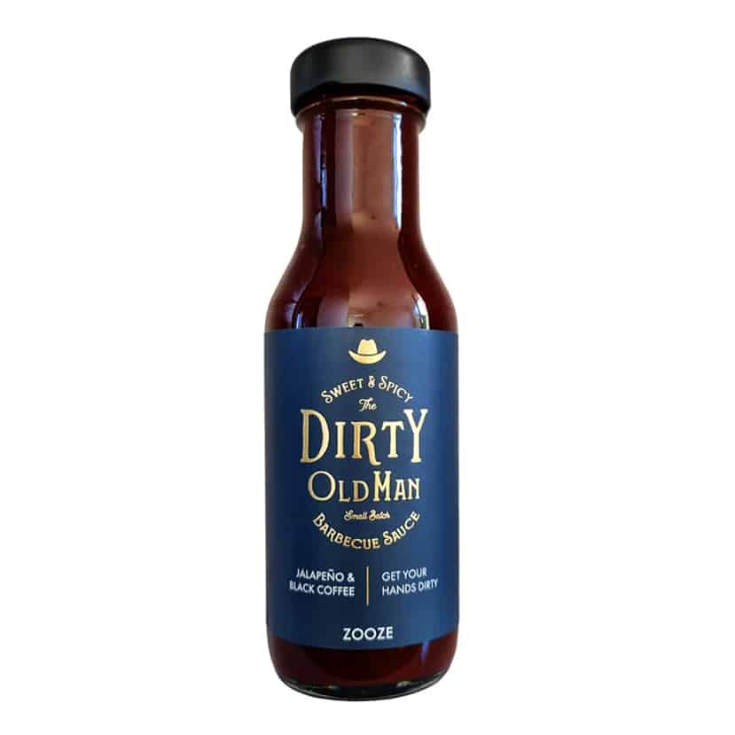 Flasche „Dirty Old Man Barbecue Sauce“ von Zooze – süß-scharfe Texan BBQ-Sauce mit Jalapeño, Kaffee und Hickory-Raucharoma für Grillgerichte.
