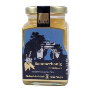 Glas Bio Sommerhonig von Imkerei Jens Prüger aus dem Kees’schen Park – aromatischer deutscher Honig mit goldener Farbe und viel Blütenvielfalt.